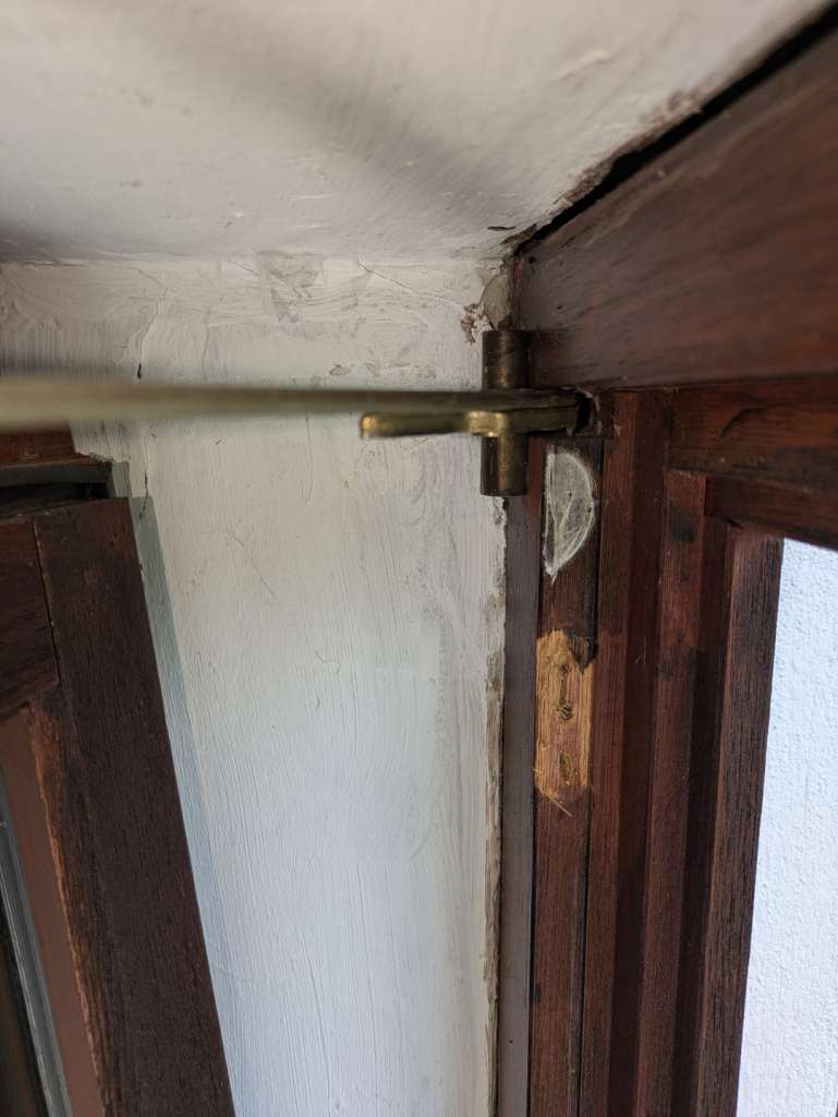 BAU.DE / BAU-Forum: 2. Bild zu Antwort "Weitere Bilder" auf die Frage "Altes Holzfenster einstellen: Ursachen, Optionen & Tipps zur Reparatur?" im BAU-Forum "Fenster und Außentüren" BAU.DE / BAU-Forum: 2. Bild zu Antwort "Weitere Bilder" auf die Frage "Altes Holzfenster einstellen: Ursachen, Optionen & Tipps zur Reparatur?" im BAU-Forum "Fenster und Außentüren"