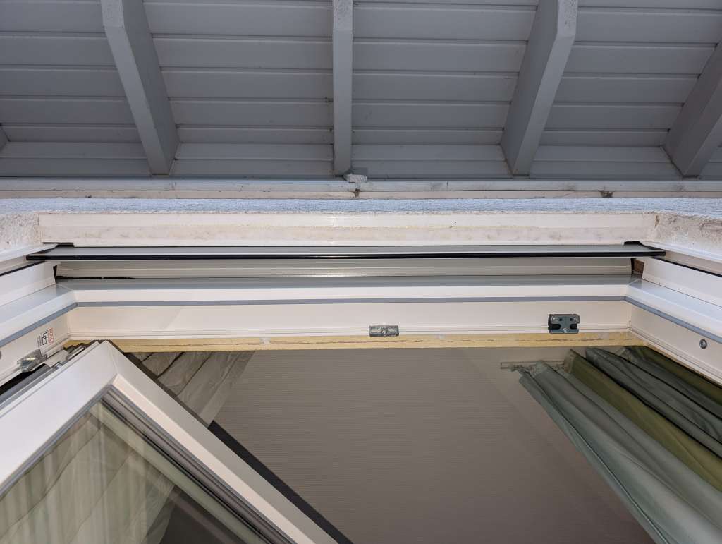 BAU.DE / BAU-Forum: 4. Bild zu Frage "Balkontür zu groß eingebaut: Akzeptabel oder Nachbesserung erforderlich?" im BAU-Forum "Fenster und Außentüren" BAU.DE / BAU-Forum: 4. Bild zu Frage "Balkontür zu groß eingebaut: Akzeptabel oder Nachbesserung erforderlich?" im BAU-Forum "Fenster und Außentüren"