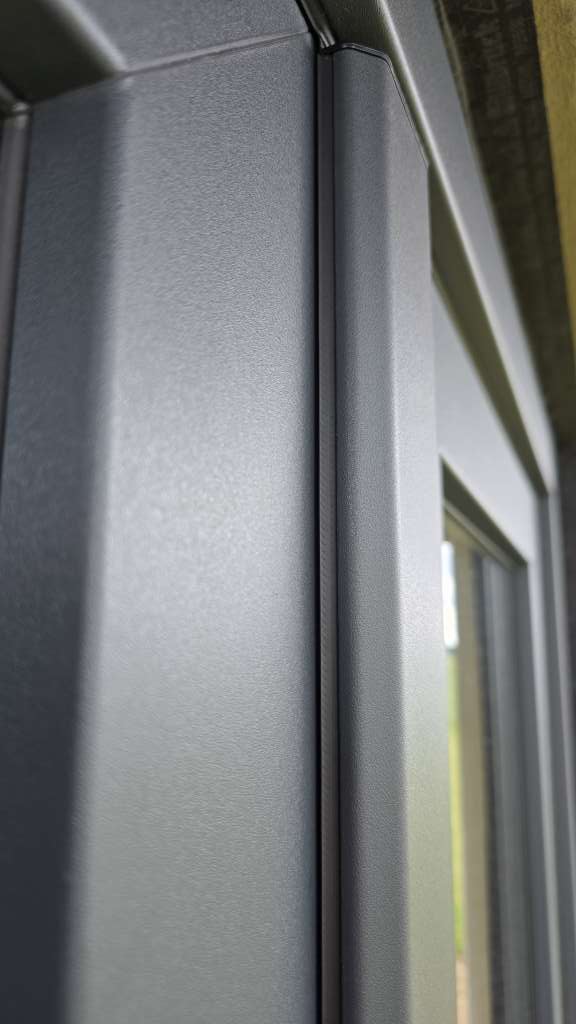 BAU.DE / BAU-Forum: 1. Bild zu Frage "Probleme mit Au&szlig;ent&uuml;ren: Einstellung, Dichtung und Wassereintritt" im BAU-Forum "Fenster und Au&szlig;ent&uuml;ren"