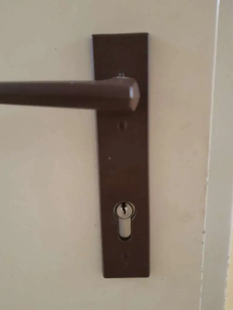 BAU.DE / BAU-Forum: 1. Bild zu Frage "Kellert&uuml;r-Schloss selbst wechseln, wenn Schl&uuml;ssel verloren?" im BAU-Forum "Fenster und Au&szlig;ent&uuml;ren"