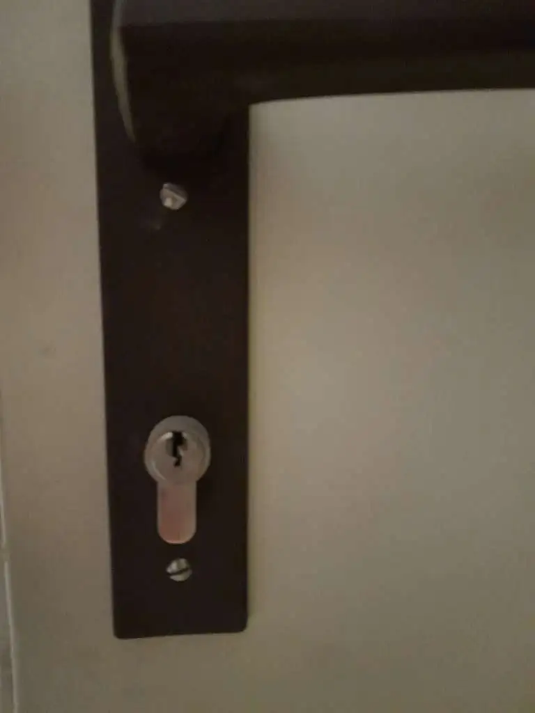 BAU.DE / BAU-Forum: 2. Bild zu Frage "Kellert&uuml;r-Schloss selbst wechseln, wenn Schl&uuml;ssel verloren?" im BAU-Forum "Fenster und Au&szlig;ent&uuml;ren"