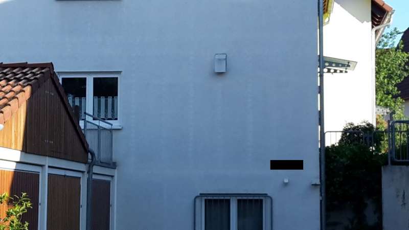 BAU.DE / BAU-Forum: 3. Bild zu Frage "Holzst&auml;nder-Fertighaus: helle Stellen an der Au&szlig;enseite der S&uuml;dwand" im BAU-Forum "Fertighaus"