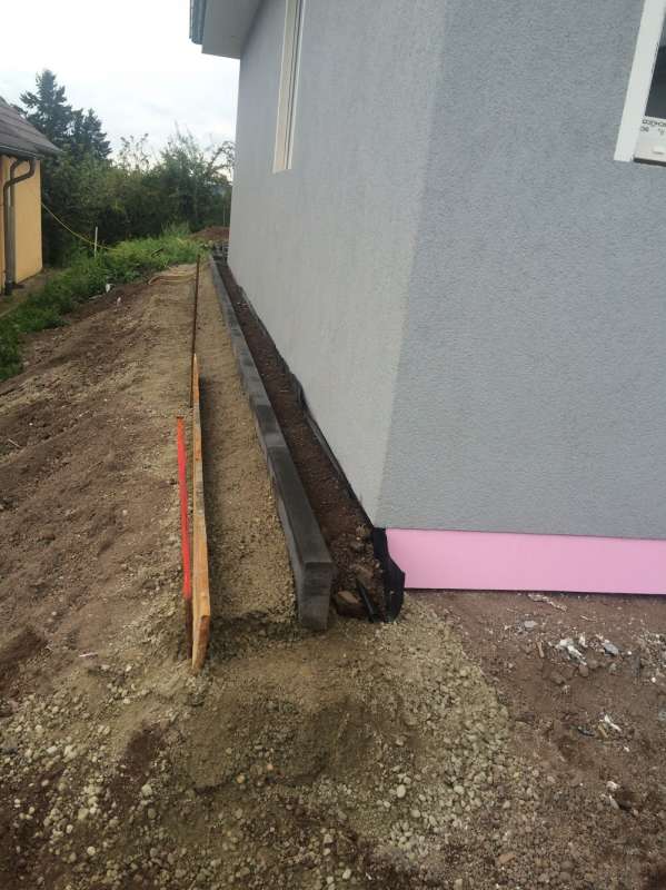 BAU.DE / BAU-Forum: 5. Bild zu Frage "Feuchtigkeit im Sockelbereich: Ursachen, Risiken & L&ouml;sungen f&uuml;r Fertighaus-Au&szlig;enwand?" im BAU-Forum "Fertighaus"