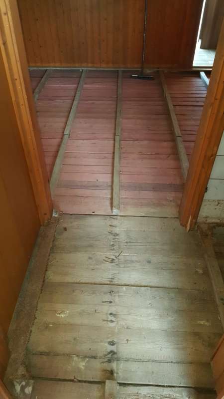 BAU.DE / BAU-Forum: 3. Bild zu Frage "Wasserschaden Fertighaus: St&uuml;tzpfeiler auf Spannplatte &ndash; Ursachen, Sanierung & Schimmelgefahr?" im BAU-Forum "Fertighaus"