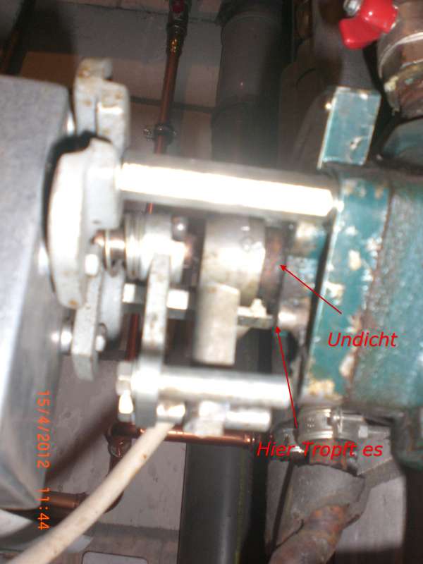 BAU.DE / BAU-Forum: 2. Bild zu Frage "alter Vaillant Mischer undicht" im BAU-Forum "Fußbodenheizungen / Wandheizungen" BAU.DE / BAU-Forum: 2. Bild zu Frage "alter Vaillant Mischer undicht" im BAU-Forum "Fußbodenheizungen / Wandheizungen"