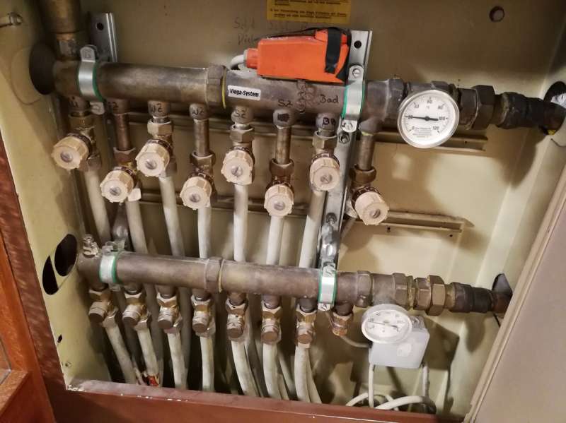 BAU.DE / BAU-Forum: 1. Bild zu Frage "Fu&szlig;bodenheizung viega W&auml;rme in den einzelnen R&auml;umen einstellen" im BAU-Forum "Fu&szlig;bodenheizungen / Wandheizungen"