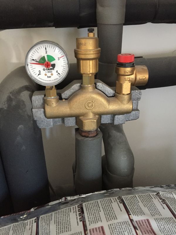 BAU.DE / BAU-Forum: 3. Bild zu Frage "Fu&szlig;bodenheizung entl&uuml;ften?! R&auml;ume werden nicht warm" im BAU-Forum "Fu&szlig;bodenheizungen / Wandheizungen"