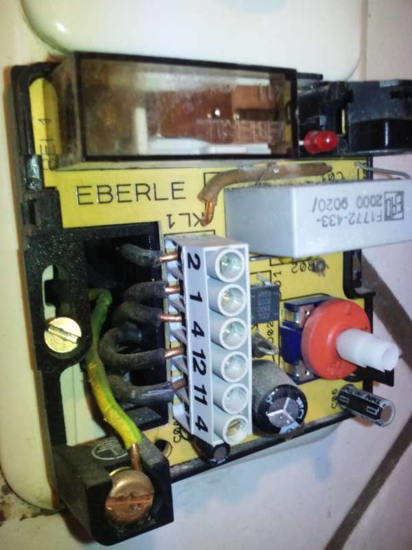 BAU.DE / BAU-Forum: 2. Bild zu Frage "ersatzschalter f&uuml;r eberle typ 52521" im BAU-Forum "Fu&szlig;bodenheizungen / Wandheizungen"