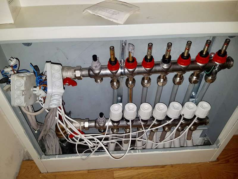 BAU.DE / BAU-Forum: 2. Bild zu Frage "Fu&szlig;bodenheizung unver&auml;ndert defekt trotz vielfacher Reparaturversuche" im BAU-Forum "Fu&szlig;bodenheizungen / Wandheizungen"