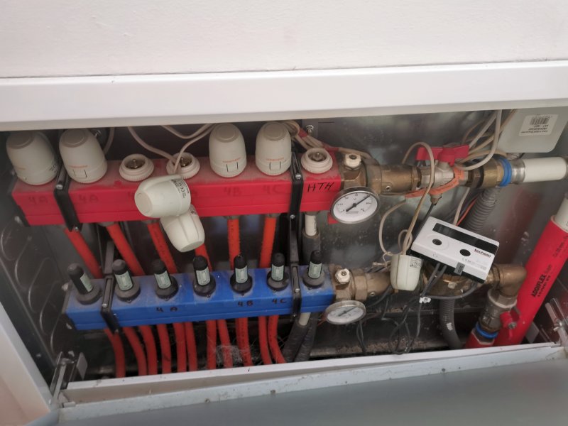 BAU.DE / BAU-Forum: 1. Bild zu Antwort "Es heizt in diesem Bereich nicht,..." auf die Frage "Stellantrieb Fu&szlig;bodenheizung defekt? Ursachen, Reparatur & Austausch-Kosten" im BAU-Forum "Fu&szlig;bodenheizungen / Wandheizungen"