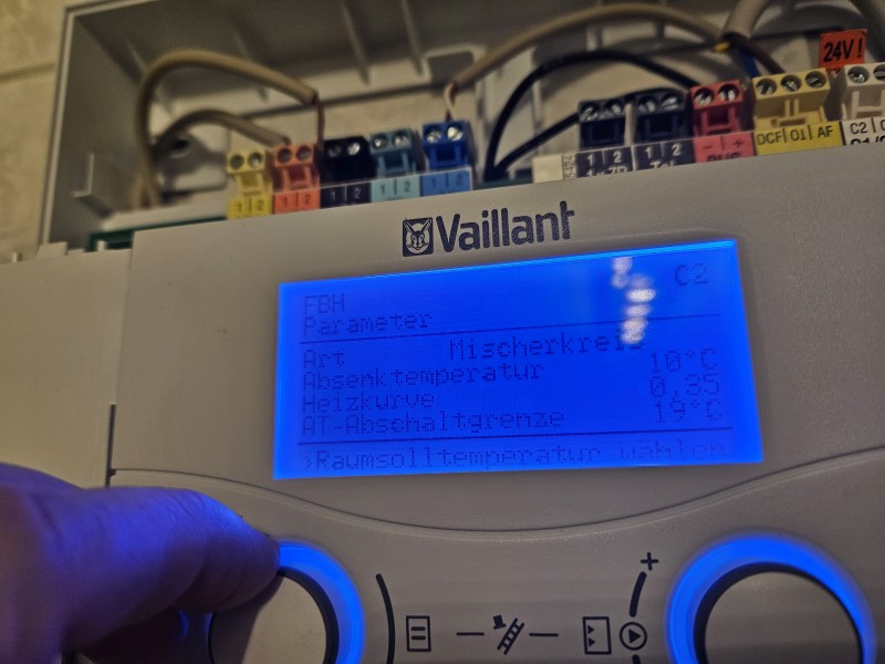 BAU.DE / BAU-Forum: 3. Bild zu Antwort "FBH Probleme: Schlamm im Heizkreisverteiler &ndash; Sp&uuml;lung notwendig!" auf die Frage "Fu&szlig;bodenheizung: Anzeigen am Heizkreisverteiler reagieren nicht - was tun?" im BAU-Forum "Fu&szlig;bodenheizungen / Wandheizungen"
