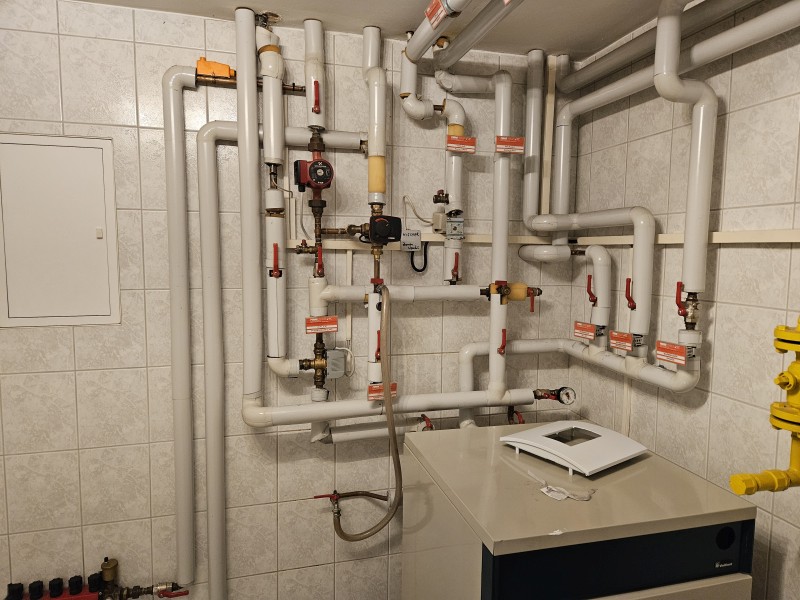 BAU.DE / BAU-Forum: 5. Bild zu Antwort "FBH Probleme: Schlamm im Heizkreisverteiler &ndash; Sp&uuml;lung notwendig!" auf die Frage "Fu&szlig;bodenheizung: Anzeigen am Heizkreisverteiler reagieren nicht - was tun?" im BAU-Forum "Fu&szlig;bodenheizungen / Wandheizungen"