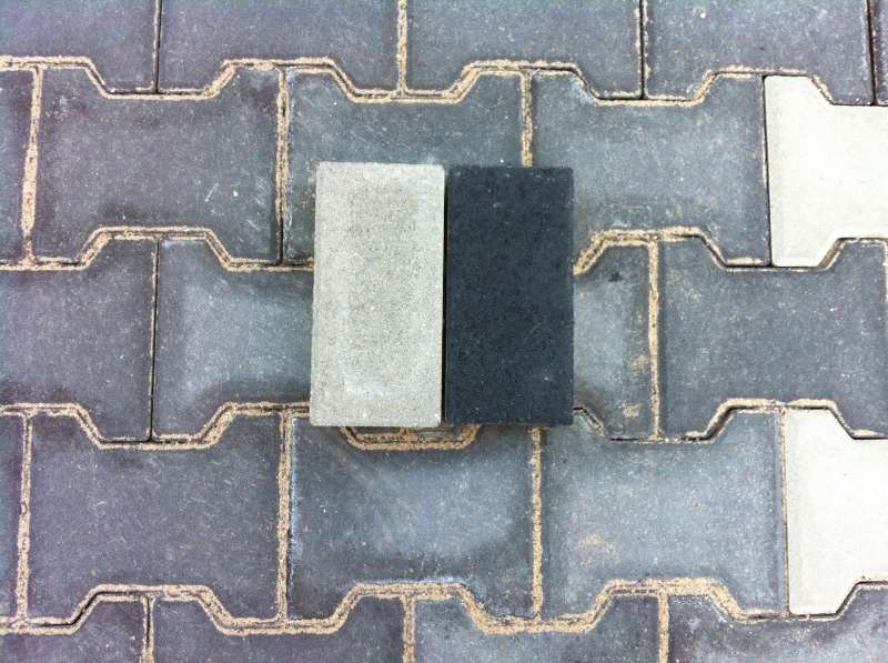 BAU.DE / BAU-Forum: 1. Bild zu Antwort "Vielen Dank f&uuml;r Ihre Antworten/ Tipps..." auf die Frage "Betonsteine Garageneinfahrt: Ursachen f&uuml;r Farbunterschiede & Tipps zur Vermeidung?" im BAU-Forum "Rund um den Garten"