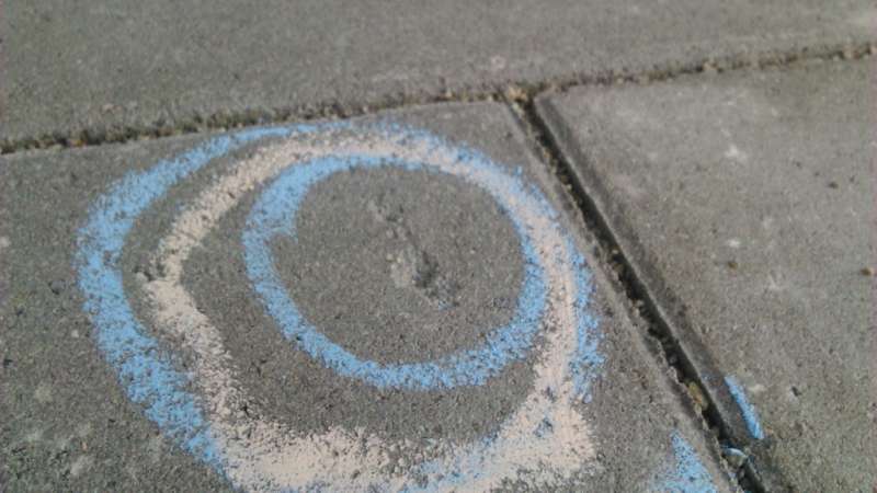 BAU.DE / BAU-Forum: 1. Bild zu Frage "Neues Betonpflaster hat L&ouml;cher / Abplatzungen auf Fl&auml;che und Kanten" im BAU-Forum "Rund um den Garten"