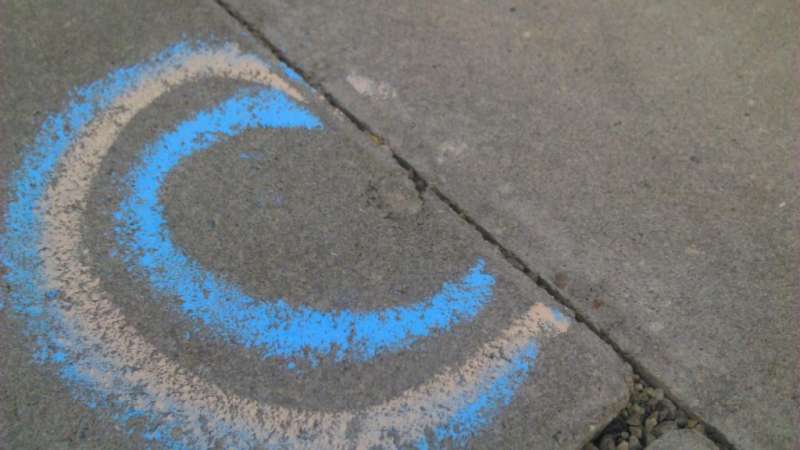 BAU.DE / BAU-Forum: 5. Bild zu Frage "Neues Betonpflaster hat L&ouml;cher / Abplatzungen auf Fl&auml;che und Kanten" im BAU-Forum "Rund um den Garten"