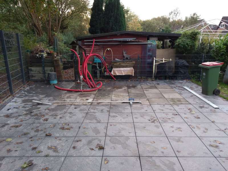 BAU.DE / BAU-Forum: 1. Bild zu Frage "Gartenhaus auf Terrasse, Gef&auml;lle ausgleichen" im BAU-Forum "Rund um den Garten"