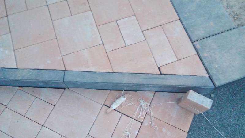 BAU.DE / BAU-Forum: 1. Bild zu Frage "unzufrieden mit Pflasterarbeiten &nbsp;-&nbsp; bin ich zu pingelig?" im BAU-Forum "Rund um den Garten"