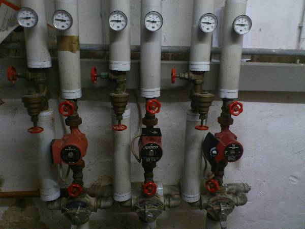 BAU.DE / BAU-Forum: 1. Bild zu Frage "Brauche bitte Hilfe bei dieser Reglungstechnik" im BAU-Forum "Heizung / Warmwasser"