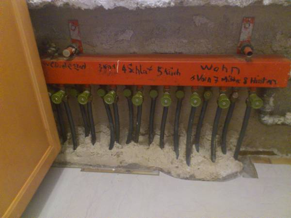 BAU.DE / BAU-Forum: 1. Bild zu Antwort "Ja ein Au&szlig;entemperaturf&uuml;hler ist vorhanden. Wir haben..." auf die Frage "Fu&szlig;bodenheizung einstellen: Optimale Temperatur, Regler & Gasheizung justieren?" im BAU-Forum "Heizung / Warmwasser"