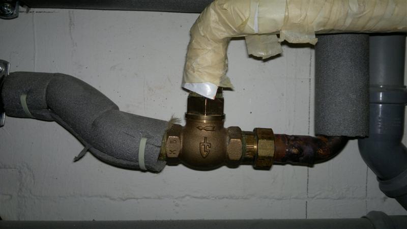 BAU.DE / BAU-Forum: 1. Bild zu Frage "Klopfgeräusche bei Warmwasserentnahme" im BAU-Forum "Heizung / Warmwasser" BAU.DE / BAU-Forum: 1. Bild zu Frage "Klopfgeräusche bei Warmwasserentnahme" im BAU-Forum "Heizung / Warmwasser"