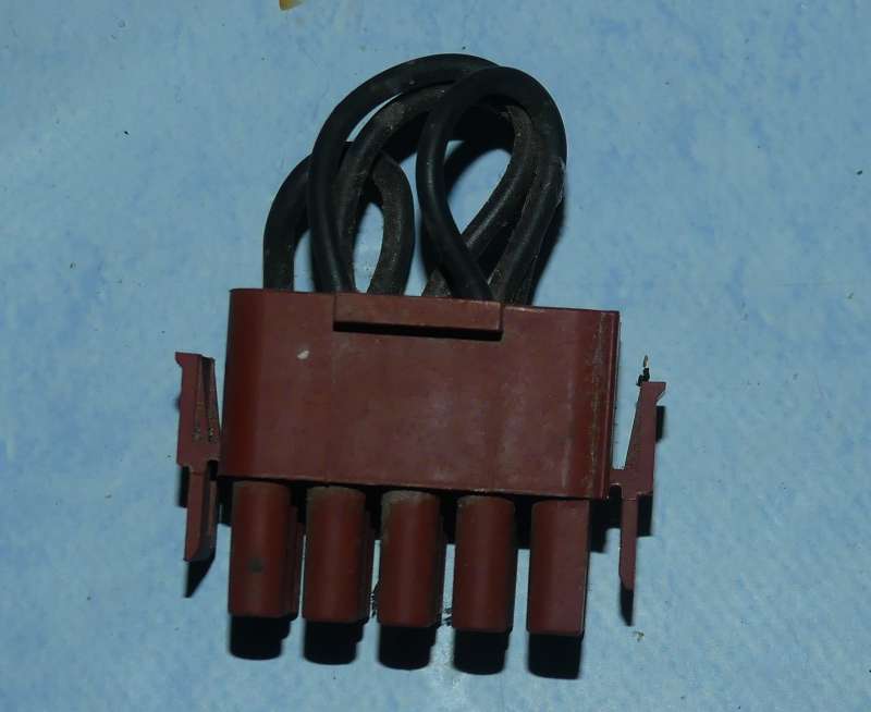 BAU.DE / BAU-Forum: 1. Bild zu Frage "Gasheizung: Loses Teil nach Wartung gefunden &ndash; Was tun? Ursachen & Sicherheitsrisiken" im BAU-Forum "Heizung / Warmwasser"