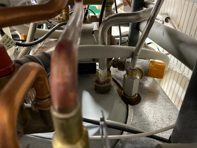 BAU.DE / BAU-Forum: 1. Bild zu Frage "GB152T Tauchrohre wechseln: Anleitung, Defektursachen & Material von Buderus?" im BAU-Forum "Heizung / Warmwasser"