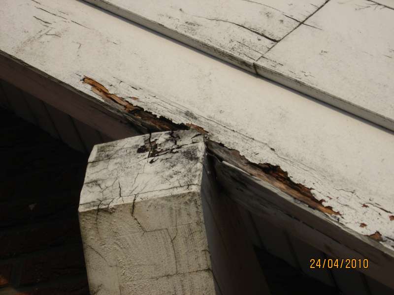 BAU.DE / BAU-Forum: 2. Bild zu Frage "Verfaulte Pfetten & Sparren: Ursachen, Sanierung & Kosten bei 12 Jahre altem Haus?" im BAU-Forum "Holzschutz, Holzschäden, Holzsanierung" BAU.DE / BAU-Forum: 2. Bild zu Frage "Verfaulte Pfetten & Sparren: Ursachen, Sanierung & Kosten bei 12 Jahre altem Haus?" im BAU-Forum "Holzschutz, Holzschäden, Holzsanierung"