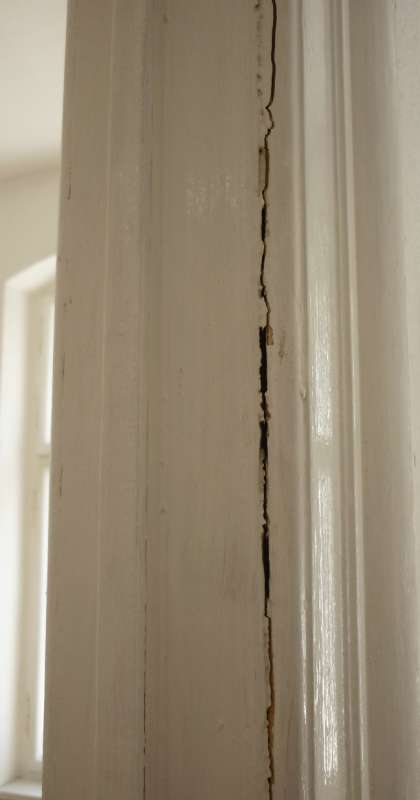 BAU.DE / BAU-Forum: 1. Bild zu Frage "T&uuml;rzarge im Altbau restaurieren: Spalt reparieren &ndash; Anleitung & Tipps" im BAU-Forum "Holzschutz, Holzsch&auml;den, Holzsanierung"