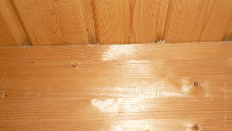 BAU.DE / BAU-Forum: 1. Bild zu Antwort "Holzbalkendecke: Neue Sp&auml;ne &ndash; Ursache unklar!" auf die Frage "Holzbalkendecke besch&auml;digt: Ursachen f&uuml;r Holzsp&auml;ne, Sch&auml;dlingsbefall & Sanierung?" im BAU-Forum "Holzschutz, Holzsch&auml;den, Holzsanierung"