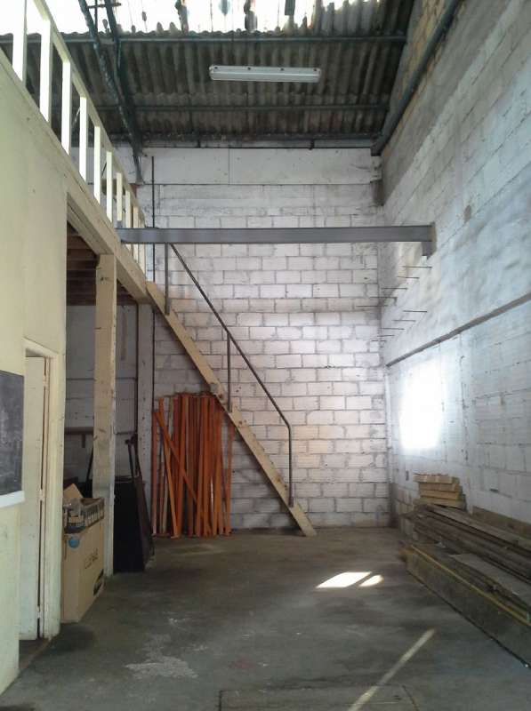 BAU.DE / BAU-Forum: 2. Bild zu Frage "Feuchtigkeit: Sonderfall! Atelier-Boden auf Betonbau und Isolierung innen.." im BAU-Forum "Holzschutz, Holzsch&auml;den, Holzsanierung"