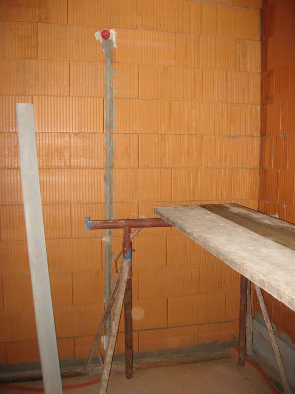 BAU.DE / BAU-Forum: 2. Bild zu Frage "Putzen der Elektro-Installationsschlitze-DIN 18 299-Nebenleistung/besondere Leistung" im BAU-Forum "Innenw&auml;nde"