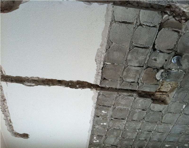 BAU.DE / BAU-Forum: 2. Bild zu Antwort "hier" auf die Frage "Fliesen auf Gipsputz kleben: Anleitung, Vorbereitung & geeignete Kleber?" im BAU-Forum "Innenw&auml;nde"