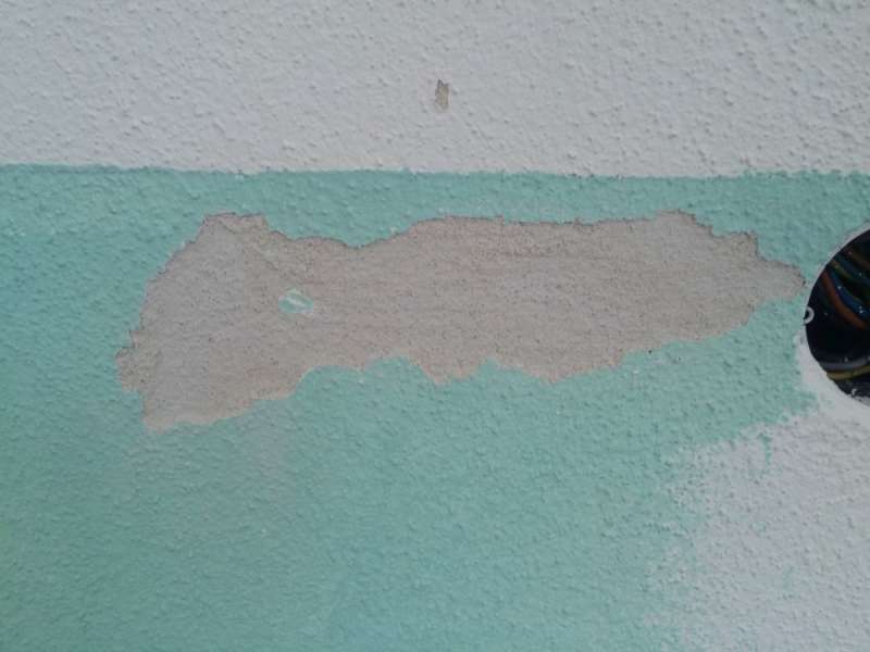 BAU.DE / BAU-Forum: 1. Bild zu Frage "Neubau oberste Putzschicht l&auml;sst sich mit Klebeband abziehen" im BAU-Forum "Innenw&auml;nde"