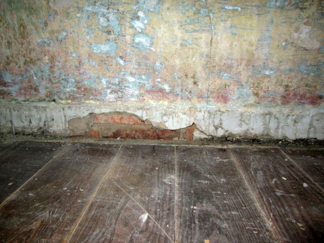 BAU.DE / BAU-Forum: 1. Bild zu Frage "Altbauw&auml;nde verputzen" im BAU-Forum "Innenw&auml;nde"