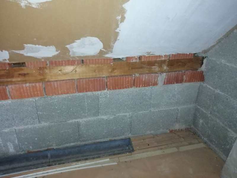 BAU.DE / BAU-Forum: 1. Bild zu Frage "Fragen zum Verputzen der Innenwand eines Raumes" im BAU-Forum "Innenw&auml;nde"