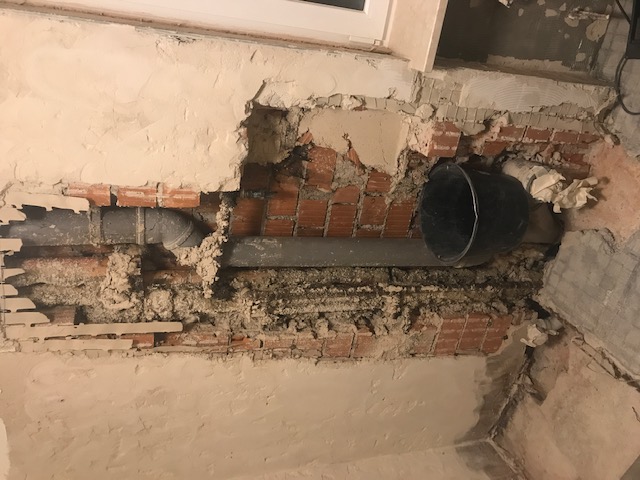 BAU.DE / BAU-Forum: 1. Bild zu Frage "&Ouml;ffnung Versorgungschacht verschlie&szlig;en" im BAU-Forum "Innenw&auml;nde"