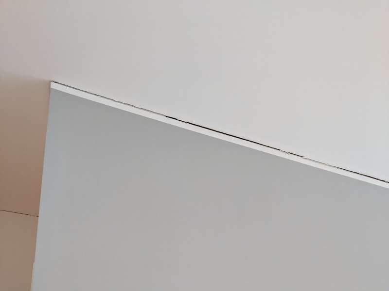 BAU.DE / BAU-Forum: 1. Bild zu Frage "Anschlussfugen Decke, Wand Trockenbau" im BAU-Forum "Innenw&auml;nde"