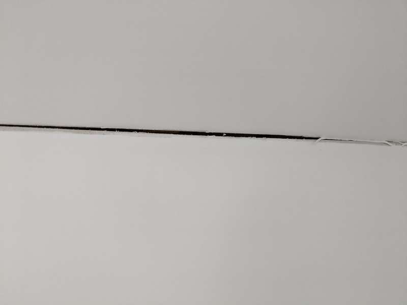 BAU.DE / BAU-Forum: 3. Bild zu Frage "Anschlussfugen Decke, Wand Trockenbau" im BAU-Forum "Innenw&auml;nde"