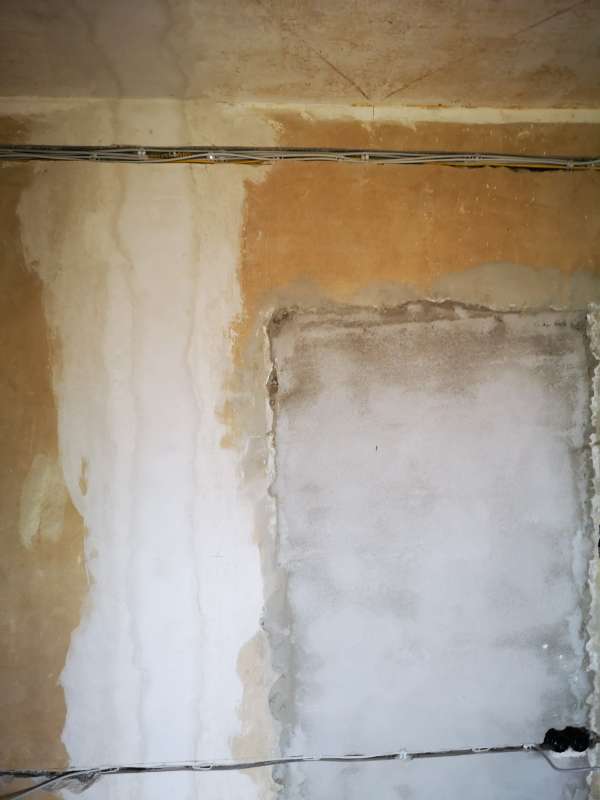 BAU.DE / BAU-Forum: 2. Bild zu Frage "Innenputz &nbsp;-&nbsp; Aufbereitung alter Putz" im BAU-Forum "Innenw&auml;nde"