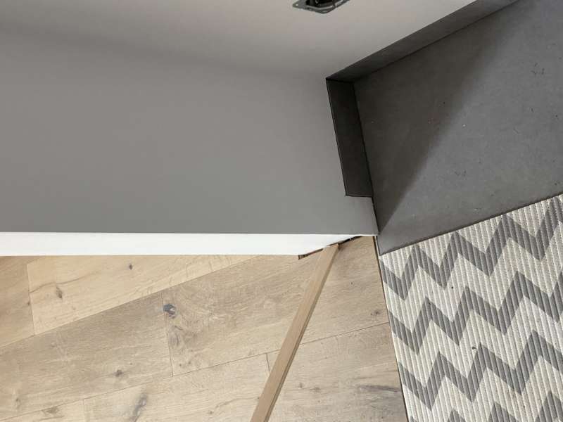 BAU.DE / BAU-Forum: 2. Bild zu Frage "UnderCoverZarge/Fl&auml;chenb&uuml;ndige Sockelleisten" im BAU-Forum "Innenw&auml;nde"