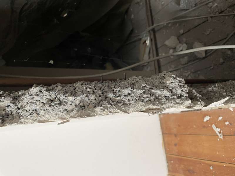 BAU.DE / BAU-Forum: 2. Bild zu Frage "Wanddurchbruch - Frage zum Material/Baustoff" im BAU-Forum "Innenw&auml;nde"