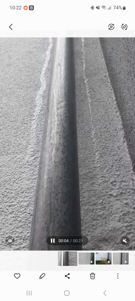 BAU.DE / BAU-Forum: 1. Bild zu Antwort "Wasser an der Wand &ndash; Ursache f&uuml;r Schimmel oder Salzausbl&uuml;hungen?" auf die Frage "Schimmel oder Salzausbl&uuml;hungen? Ursachen, Unterscheidung & Ma&szlig;nahmen gegen Feuchtigkeit!" im BAU-Forum "Innenw&auml;nde"