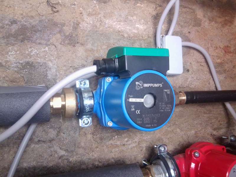 BAU.DE / BAU-Forum: 5. Bild zu Frage "Nahwärmeanschluss im Altbau: Heizkörper, Rohrleitungen & Heizkreise optimal installieren?" im BAU-Forum "Installation: Elektro, Gas, Wasser, Fernwärme etc." BAU.DE / BAU-Forum: 5. Bild zu Frage "Nahwärmeanschluss im Altbau: Heizkörper, Rohrleitungen & Heizkreise optimal installieren?" im BAU-Forum "Installation: Elektro, Gas, Wasser, Fernwärme etc."