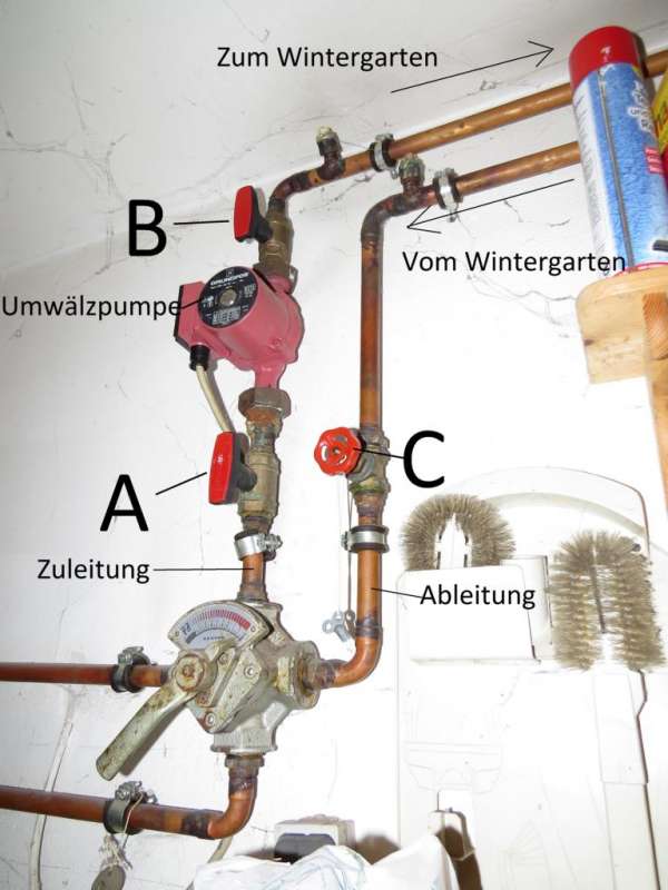 BAU.DE / BAU-Forum: 1. Bild zu Frage "Bodenheizung entleeren: Anleitung, Risiken & was Sie beachten m&uuml;ssen?" im BAU-Forum "Installation: Elektro, Gas, Wasser, Fernw&auml;rme etc."