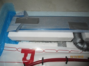 BAU.DE / BAU-Forum: 1. Bild zu Frage "Pfusch beim Duschrinnen Einbau?" im BAU-Forum "Installation: Elektro, Gas, Wasser, Fernw&auml;rme etc."