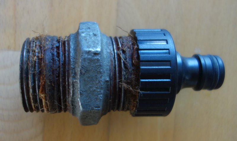 BAU.DE / BAU-Forum: 2. Bild zu Antwort "In Anlehnung an die Berg'sche-L&ouml;sung" auf die Frage "Wasserentnahme im Neubau ohne Anschluss: Notl&ouml;sung mit Gartenschlauch & Hahn?" im BAU-Forum "Installation: Elektro, Gas, Wasser, Fernw&auml;rme etc."