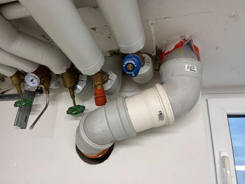 BAU.DE / BAU-Forum: 1. Bild zu Frage "Sind R&uuml;ckstauklappen erlaubt und/oder erforderlich?" im BAU-Forum "Installation: Elektro, Gas, Wasser, Fernw&auml;rme etc."