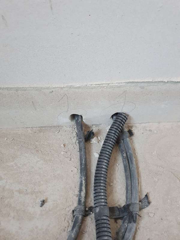 BAU.DE / BAU-Forum: 2. Bild zu Frage "Mauerdurchbruch f&uuml;r Elektroinstallation zur Garage" im Forum "Installation: Elektro, Gas, Wasser, Fernw&auml;rme etc."