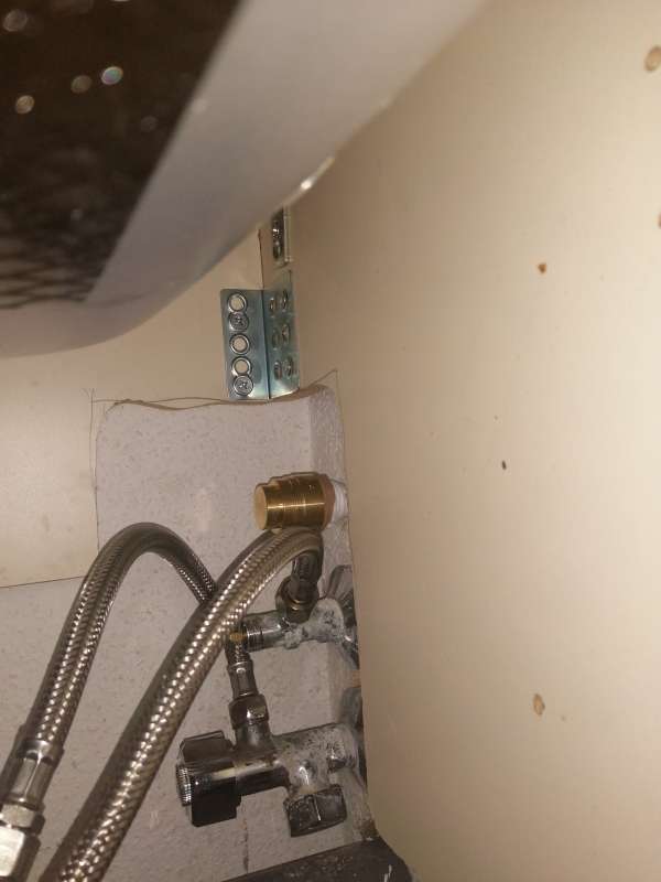 BAU.DE / BAU-Forum: 2. Bild zu Frage "Offenes Blindrohr in K&uuml;che" im BAU-Forum "Installation: Elektro, Gas, Wasser, Fernw&auml;rme etc."