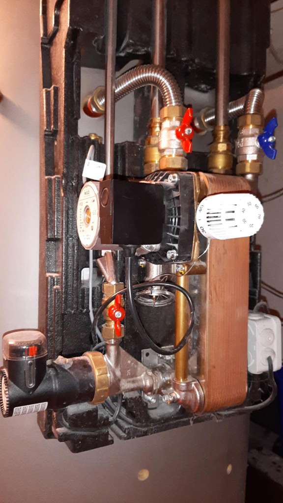 BAU.DE / BAU-Forum: 1. Bild zu Antwort "Warmwasser R&uuml;ckschlagventil / R&uuml;ckflussventil" auf die Frage "Warmwasser R&uuml;ckfluss reduziert: R&uuml;ckschlagventil pr&uuml;fen, Ursachen & L&ouml;sungen" im BAU-Forum "Installation: Elektro, Gas, Wasser, Fernw&auml;rme etc."